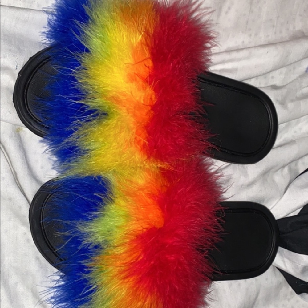 Faux fur rainbow slides